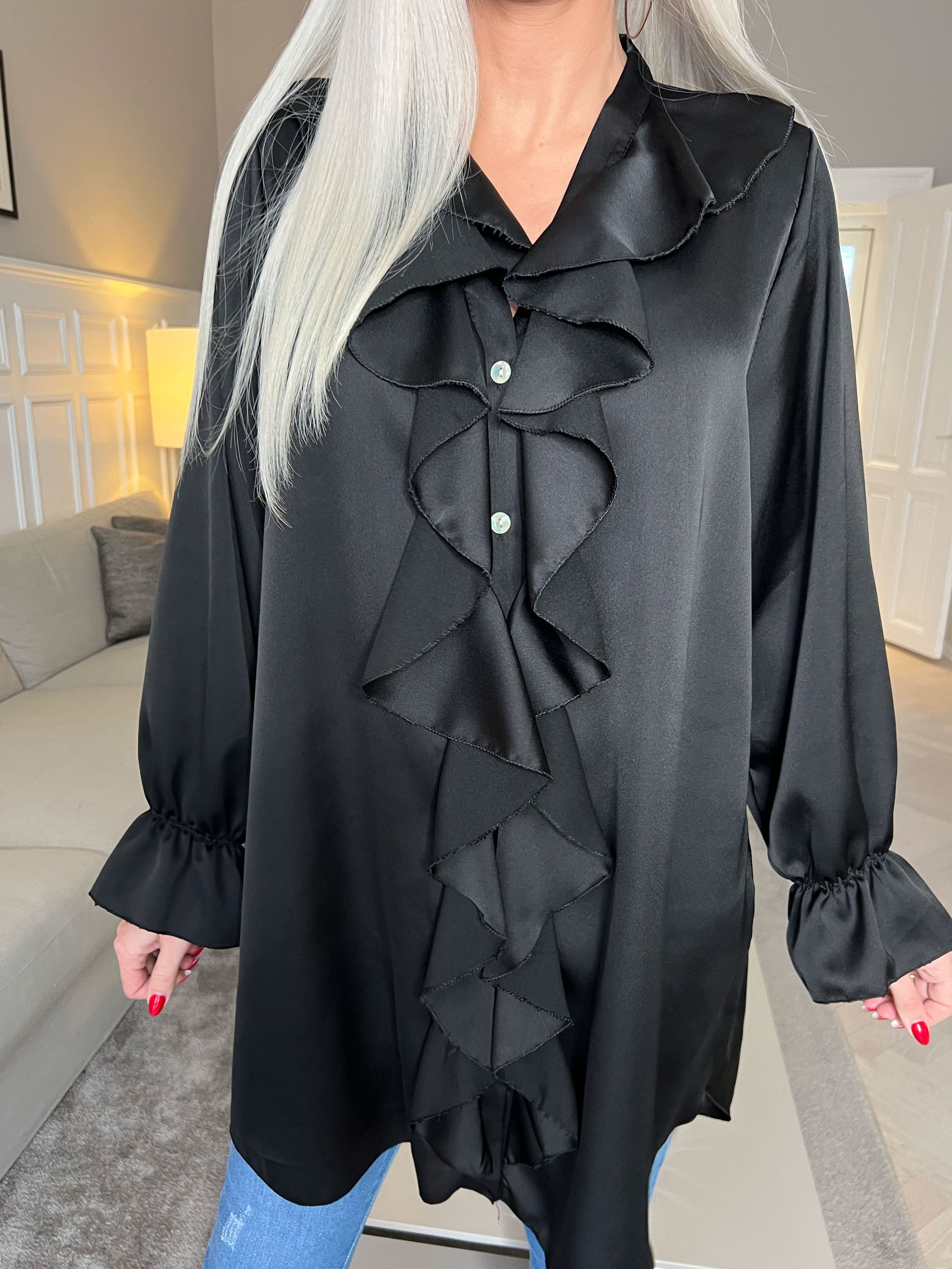 FÖRHANDSBESTÄLLNING - Abira - Enfärgad skjortklänning i silkelook med volanger